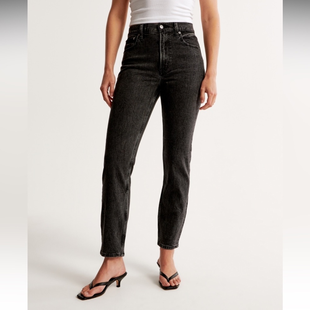 Abercrombie & Fitch High Rise‎ Black Jeans Mom Jean Size 28